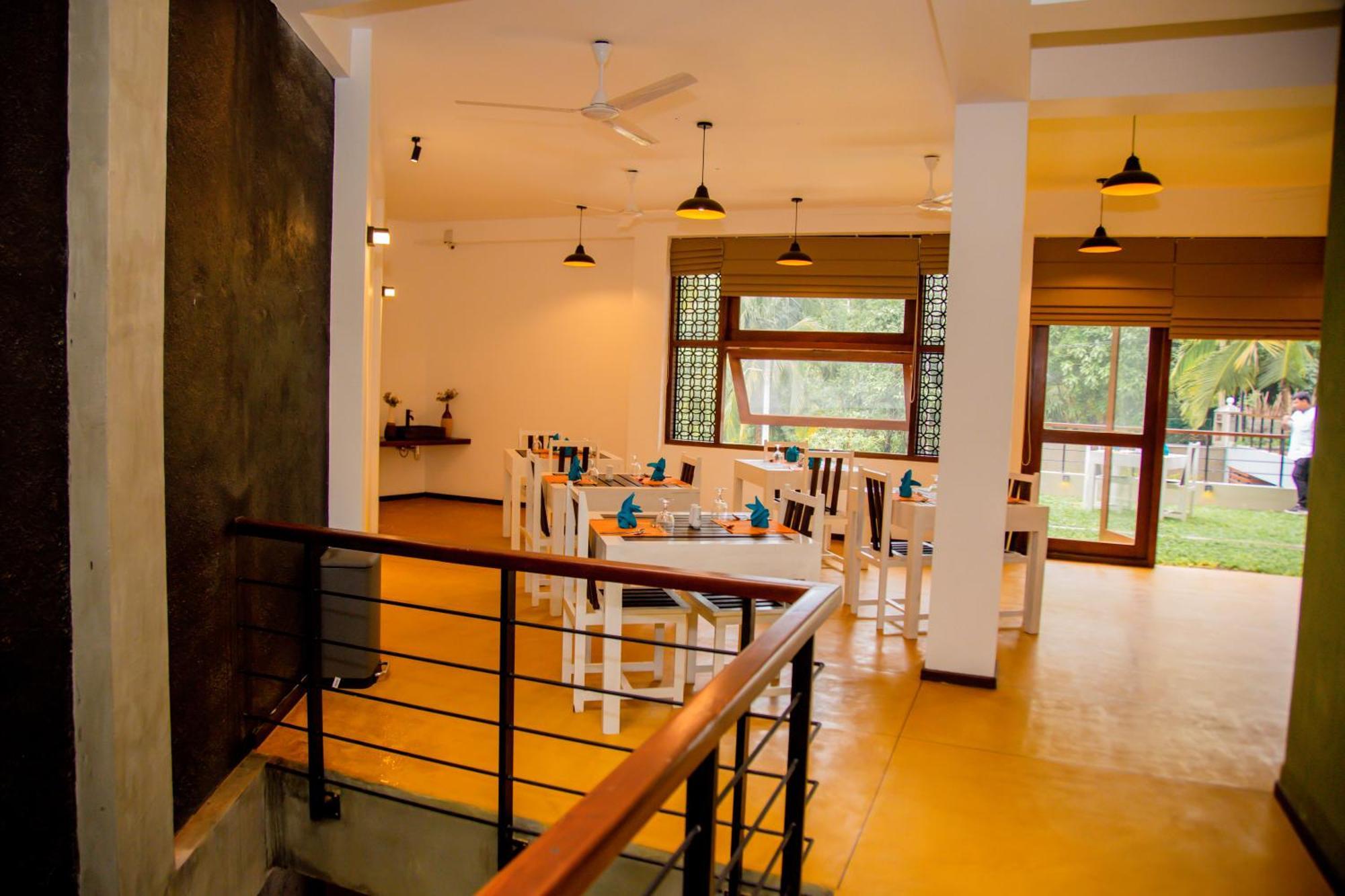 Hiriketiya Beach Hostels Dikwella Bagian luar foto