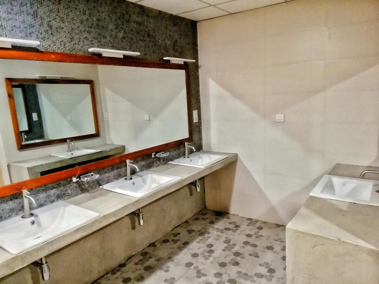 Hiriketiya Beach Hostels Dikwella Bagian luar foto