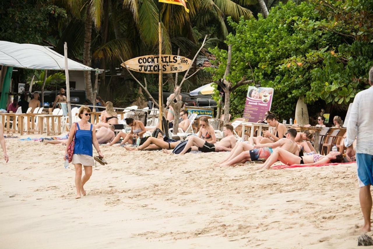 Hiriketiya Beach Hostels Dikwella Bagian luar foto
